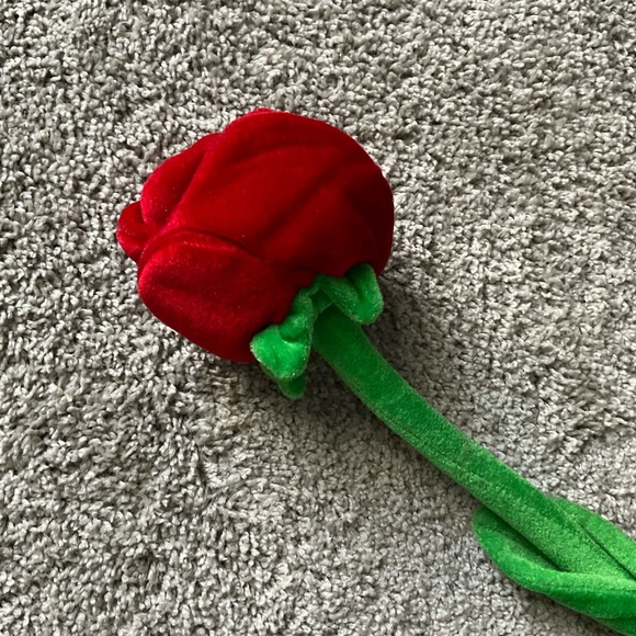 🌹Plush subtly velvety rose - Valentine’s Day 🌹 - Picture 2 of 11